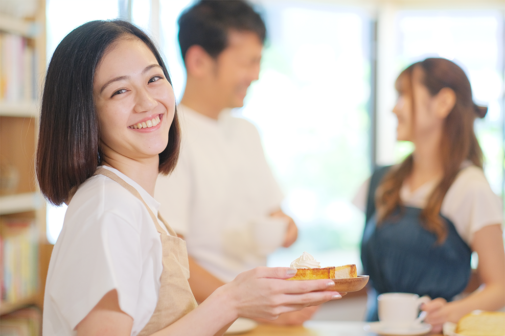 利用者様と交流するグループホームスタッフ